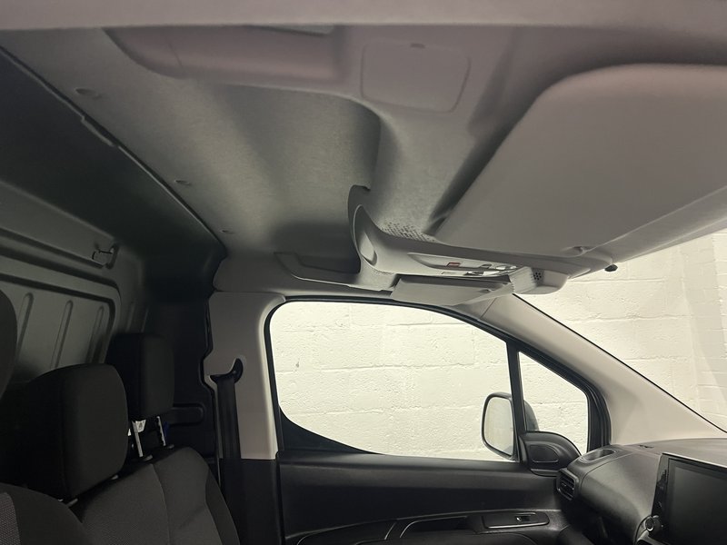2023 Peugeot Partner Panel Van — photo 2 of 21