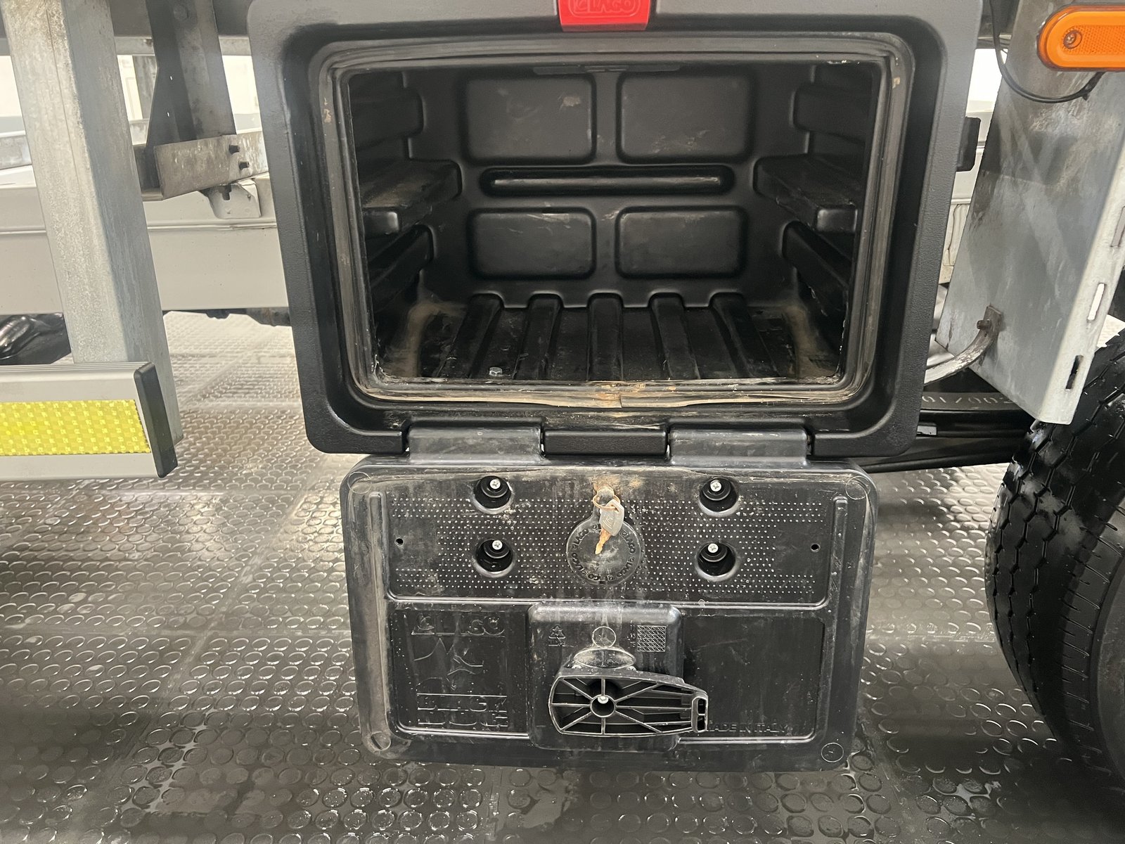 2020 Mercedes-Benz Sprinter Transporter Van — detail