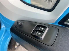2023 Peugeot Boxer Luton Low Loader Van — detail