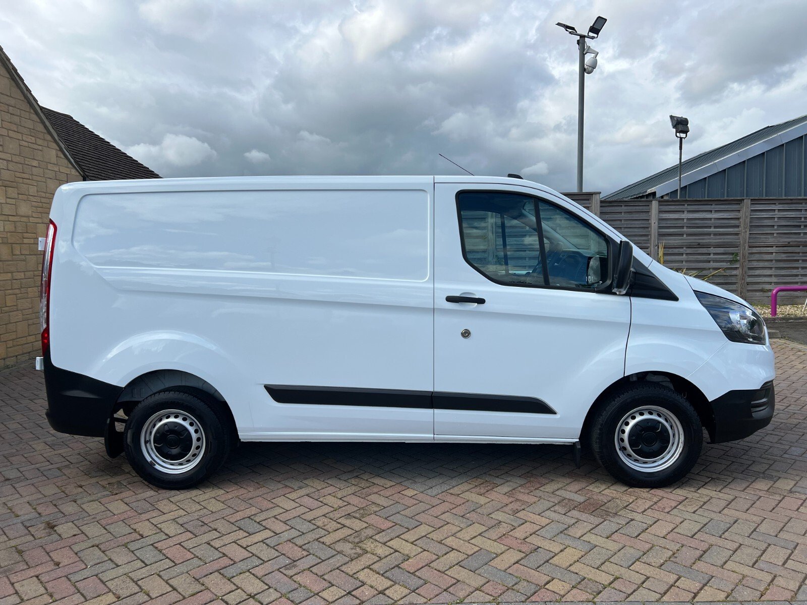 2023 Ford Transit Custom Panel Van — photo 1 of 10