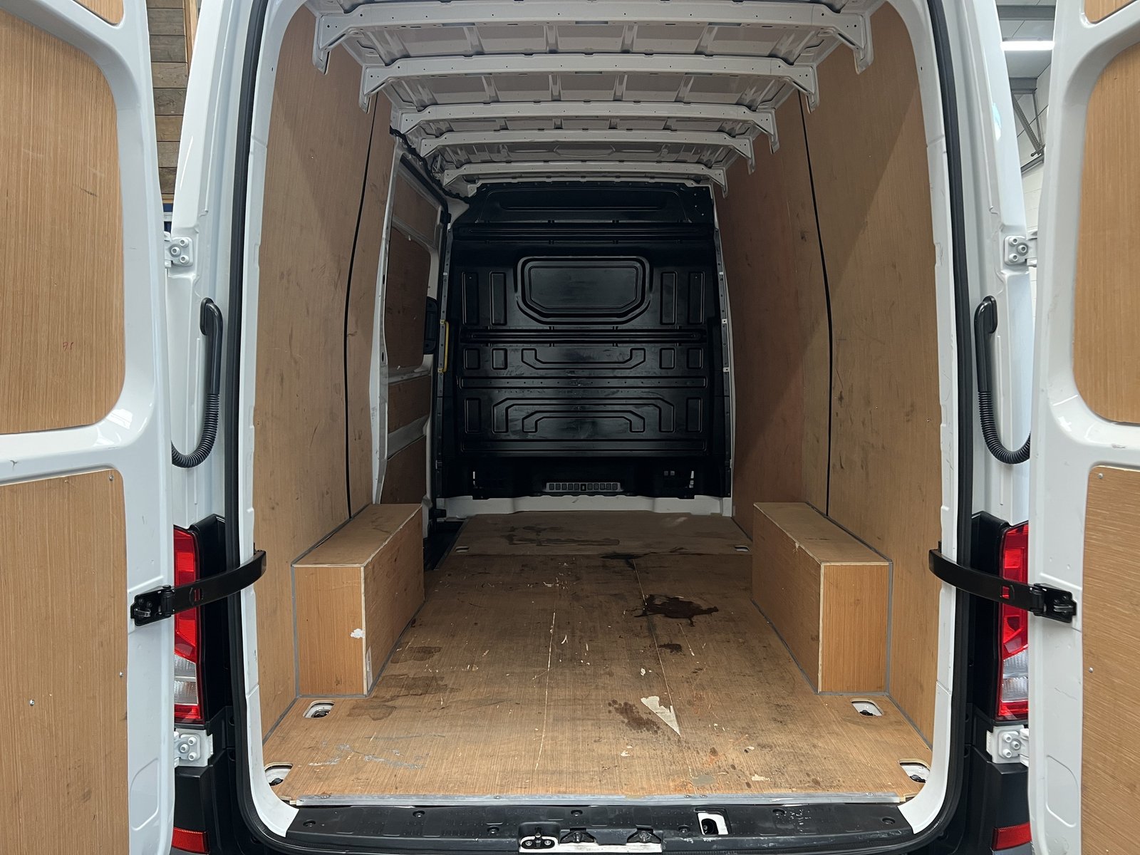 2024 Volkswagen Crafter High Roof Panel Van — photo 21 of 21