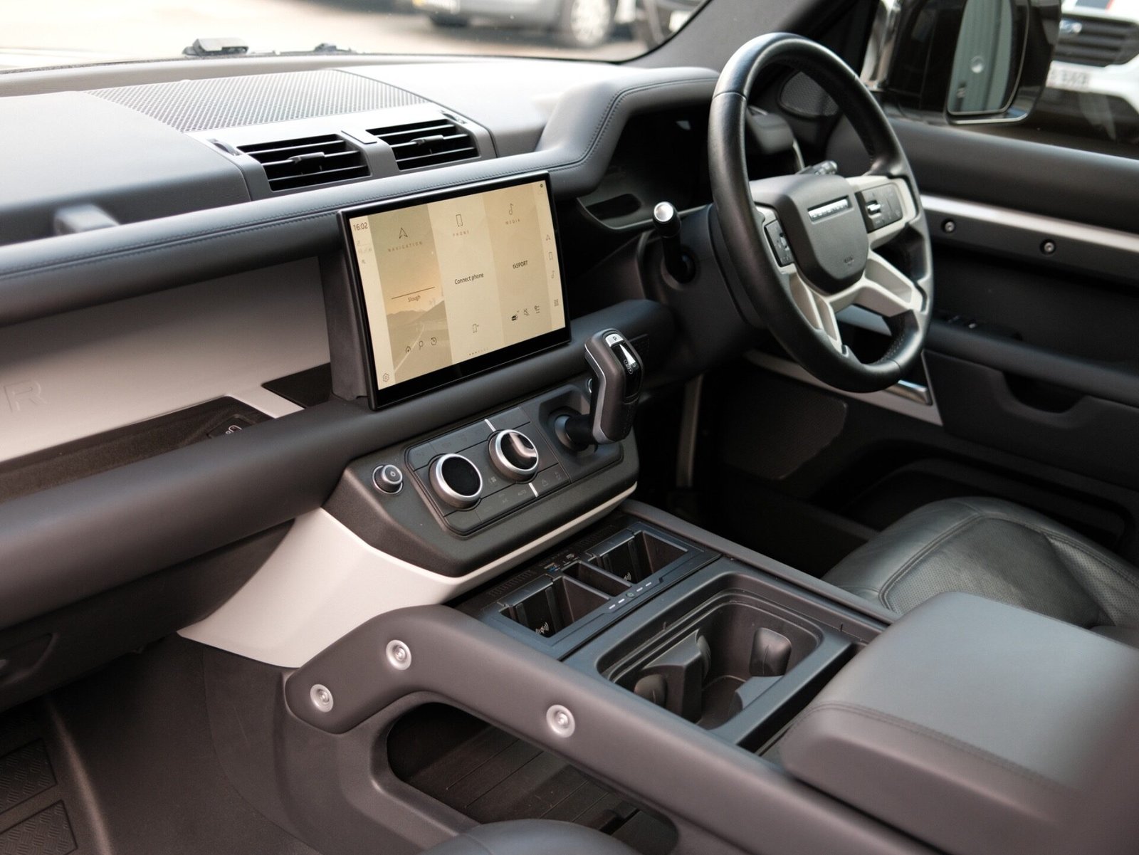 2023 Land Rover Defender Panel Van — photo 1 of 3