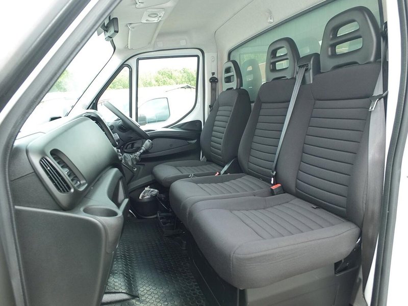 2025 Iveco Daily CurtainSider Van